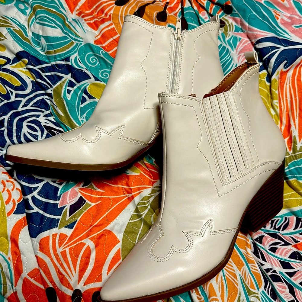 Indigo Road Ankle Cowboy Boots